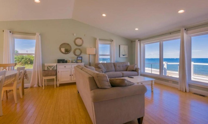 East Sandwich Casa | 11 Captain Crocker Road East Sandwich Cape Cod- -Oceanside Oasi