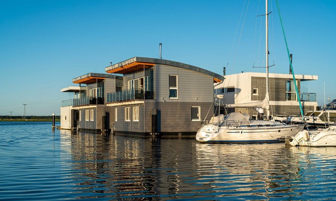 Kroeslin Casa | 11. floating houses (105 m²) Annea with fireplace - Floating House Annea with fireplace