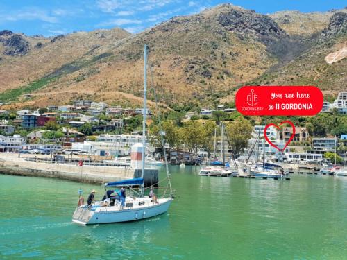 Gordons Bay Central Apartamento | '11 Gordonia'- 2 En-suite Bedrooms, Beach access & Great location