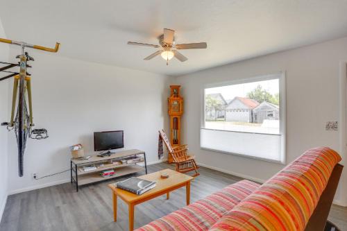 Blue Lake Casa | 11 Mi to Arcata Bay Home with Garden in Blue Lake!