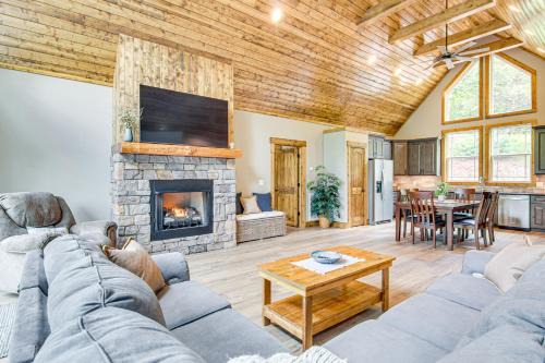 Mill Spring Casa | 11 Mi to Chimney Rock! All-Season Family Escape