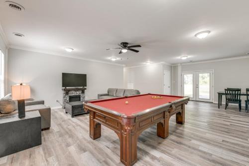 Petersburg Casa | 11 Mi to Fort Lee 30-Acre Retreat with Scenic Views