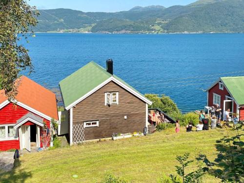 Torheim Casa | 11 person holiday home in Davik-By Traum