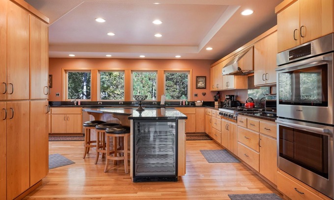 Sunriver Casa | 11 Tournament 5 Bedroom Home by RedAwning