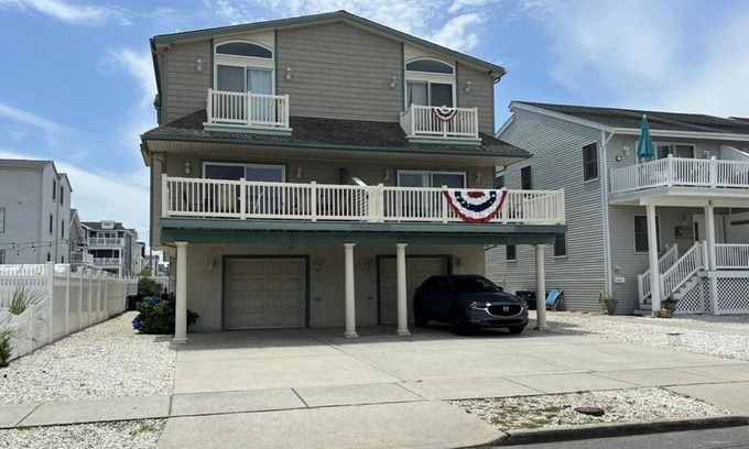 Townsend's Inlet Condominio | 110 70th St, Unit:East