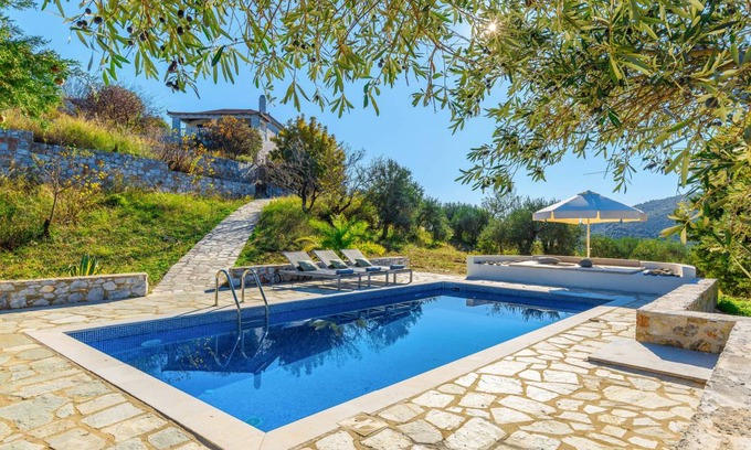 Skopelos Villa | 110 m² Villa ∙ 3 bedrooms ∙ 5 guests