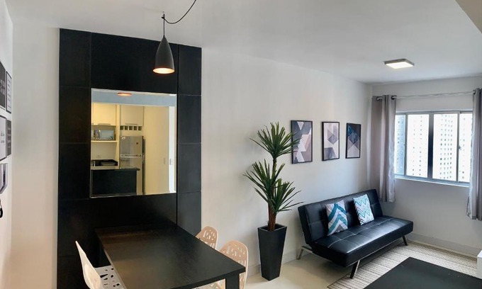 Bigorrilho Apartamento | 1103- Apartamento Encantador, amplo e decorado, mobiliario moderno, cozinha completa com utensílios , Excelente vista da cidade e localização privelegiada no bairro Bigorrilho