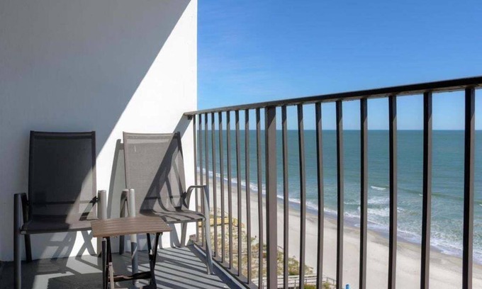 Wilmington Beach Condominio | 1104 Starfish Room by Atlantic Towers