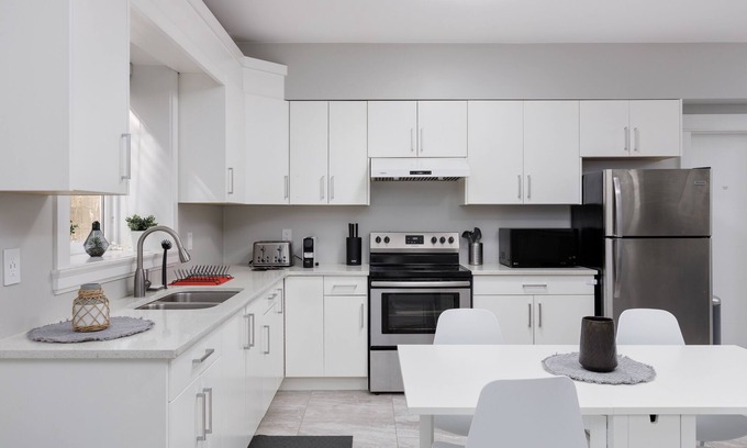 Delta Apartamento | 11058 - 83A Bsmnt Suite