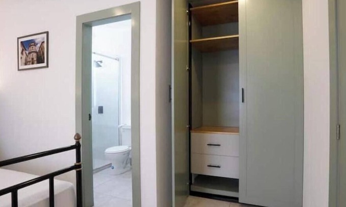 Barrio Urdesa Apartamento | 111 - Consulate USA Parking Prague Apts 5 pax