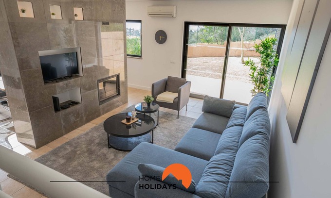 Cerro de Aguia Chalet De Esquí | #111 Patroves Ocean View by Home Holidays