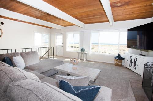 Balboa Peninsula Casa | 1121 E Balboa Blvd B