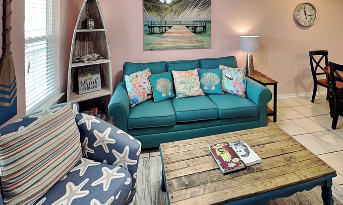 Rockport Condominio | #113 Mermaids Den | Waterfront + Pool