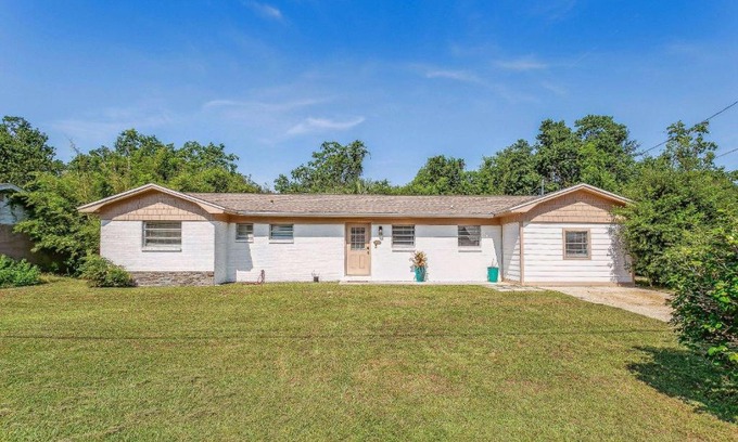 Gulf Breeze Casa | 1133 Redwood Lane