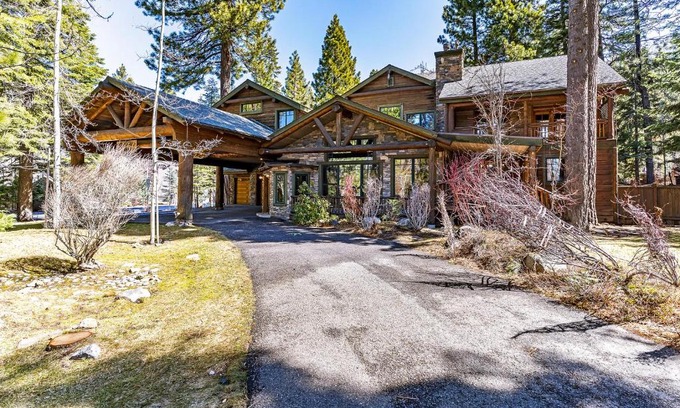Incline Village Casa | 1138 Lakeshore - One-of-a-kind Lakeshore Boulevard log cabin