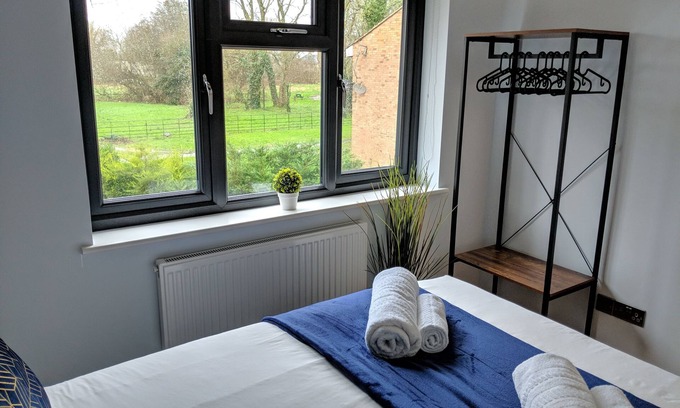 George Green Casa | 115 ExcellentStays - Crown Meadow - 4 Bedroom House