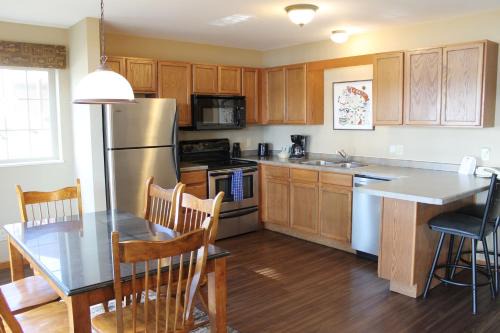 Eagle River Casa | 115, Lower Duck Lake Condo