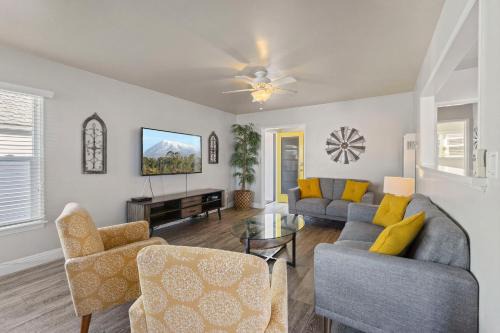Balboa Island Casa | 118 Emerald Ave B
