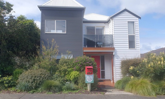 Apollo Bay Casa | 11A Seaview. Ocean and Otway Ranges views. Close to beach. Pet friendly.