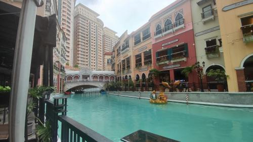 Pinagsama Apartamento | 11C Tower 1 Viceroy Residences McKinley BGC