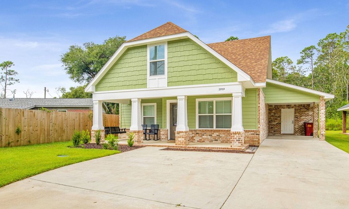 Florida Panhandle Casa | 11th Ave Twin Retreats