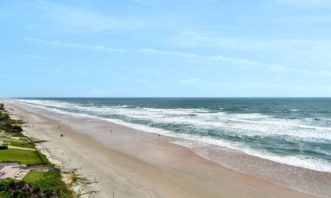 Seabreeze Park Condominio | 11th Flr. Oceanfront 2/2 Dream