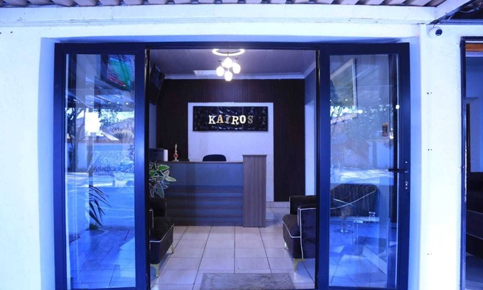 Bedfordview Cama Y Desayuno | 12-bedroom bed guest house in charming Bedfordvew with WiFi, AC