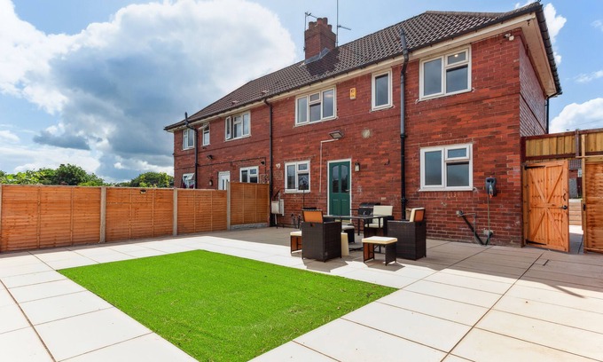 Bramley Casa | 12 Broadlea Rd