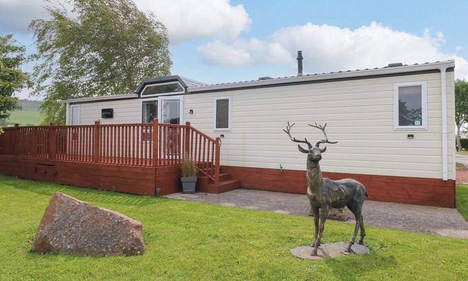 Welton Cabaña | 12 FIELD VIEW, pet friendly, with a garden in Kirkoswald