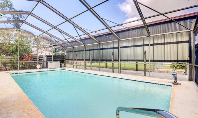 Trailer Estates Casa | 12 Mi to Beach Cottage with Pool in Bradenton