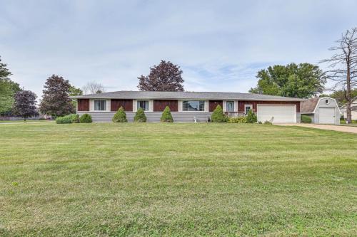 New Lisbon Casa | 12 Mi to Castle Rock Lake Serene New Lisbon Home!
