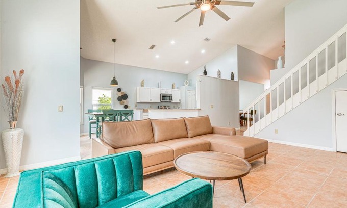 Lake Davenport Estates Casa | 12 Mi to Disney World Poolside Paradise!