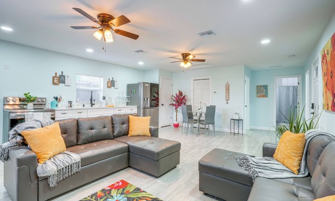 Bearss Plaza Casa | 12 Mi to Dtwn Tampa: Vibrant Home w/ Outdoor Space