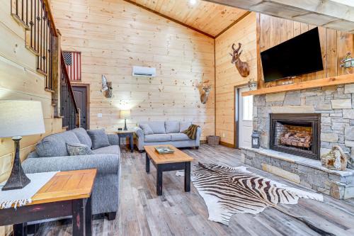 Forest City Casa | 12 Mi to Tryon International Forest City Gem!
