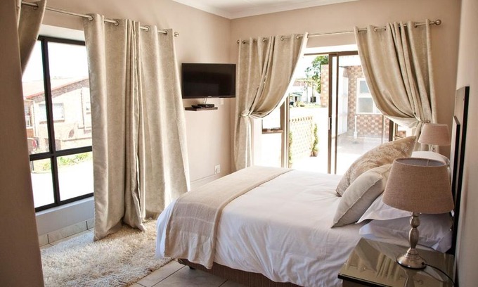 Piet Retief Casa | 12 On Top Guesthouse