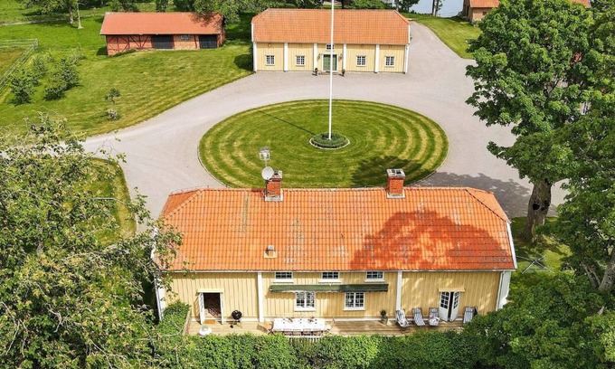 Hova Casa | 12 person holiday home in HOVA
