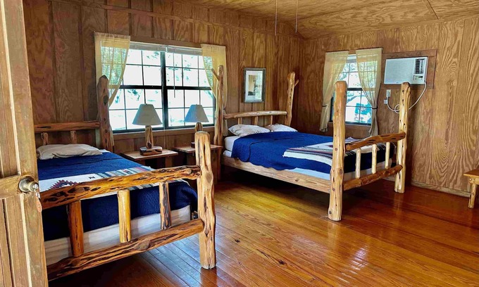 Bandera Cabina | 12 Redbud, at CRC Ranch Retreat