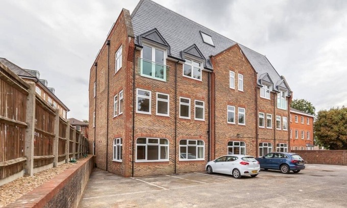 Leatherhead Apartamento | 12 Swan House -2 bedroom apartment