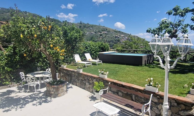 Sant'Agata sui Due Golfi Villa | 120 m² Villa ∙ 2 habitaciones ∙ 6 personas