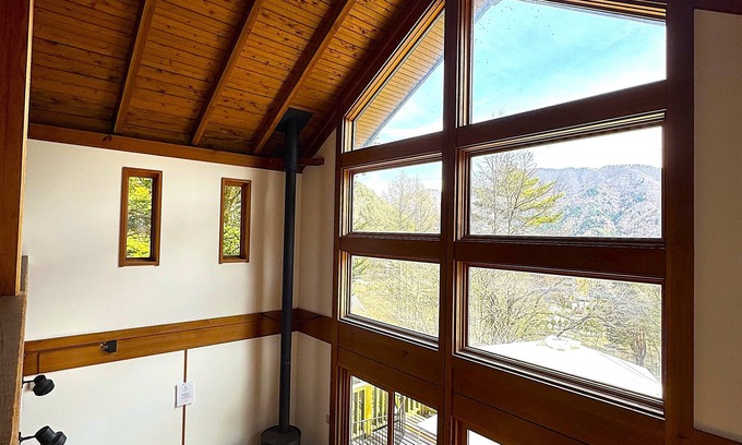 Fujikawaguchiko Cabaña | 120sqm Cathedral ceiling cottage/3min walk lake/Fuji view BBQ terrace/kawaguchi
