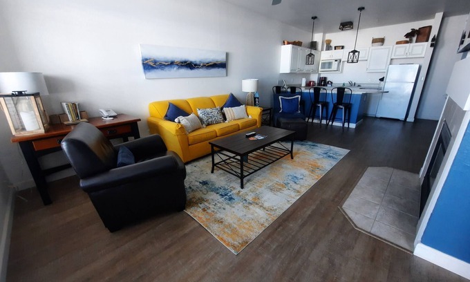 Delavan Lake Condominio | 121- 1505 South Shore Dr, Delavan WI