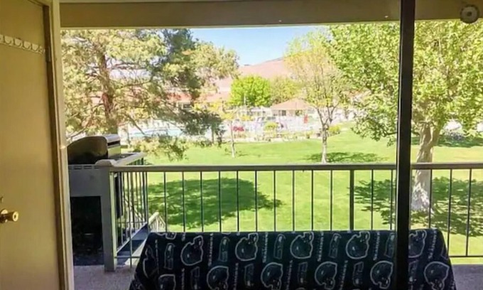 Quincy Condominio | #126 condo by large pool/Pickup for the Gorge Shuttle-book seperately