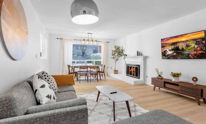 Wilburton Casa | 12815 Bellevue · 4b2b Newly Remodeled Home @Bellevue/close to Park