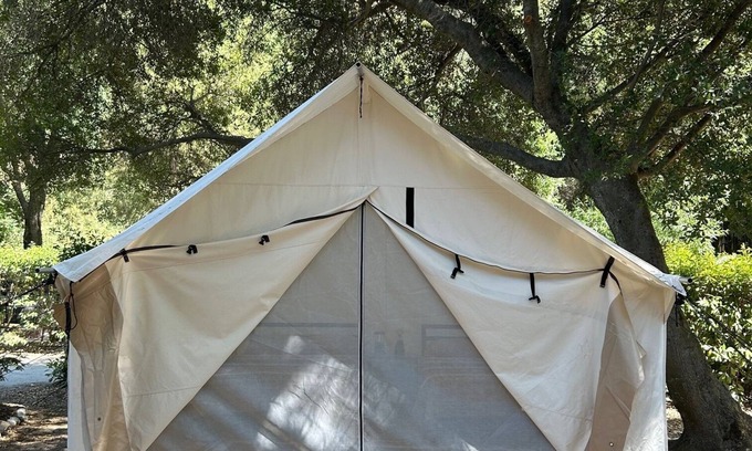 Three Rivers Alquiler De RV | 12x14 Cabin Tent. 4.5 miles to the Sequoia National park entrance.