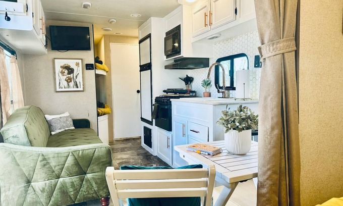 Dripping Springs Casa | 13 Acres Solstice RV: Hike/Swim/Yoga
