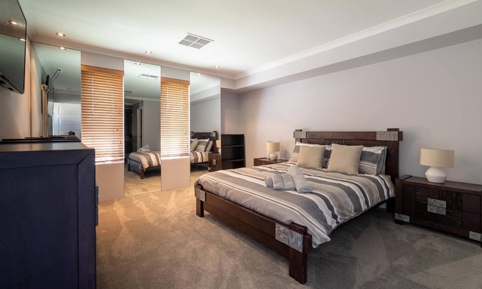 Brabham Casa | 13 Home Close to Swan Valley in Brabham Family perfect