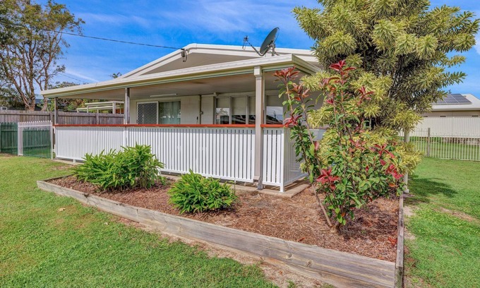 Rainbow Beach Casa | 13 Indigo Avenue - 'Indigo Sands' - Rainbow Beach. Beds made for arrival. Close to beach