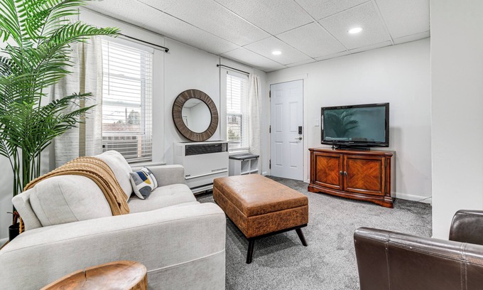 Depew Apartamento | 13 Mi to Buffalo: Cozy Apartment in Depew!