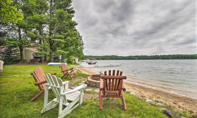 Mayfield Cabina | 13 Mi to Dtwn: Lakefront Cottage w/Dock