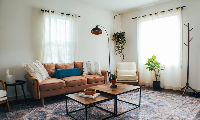 Urbandale Nations Casa | ~13 min to Broadway ~ Bright & Comfy West Nash Retreat